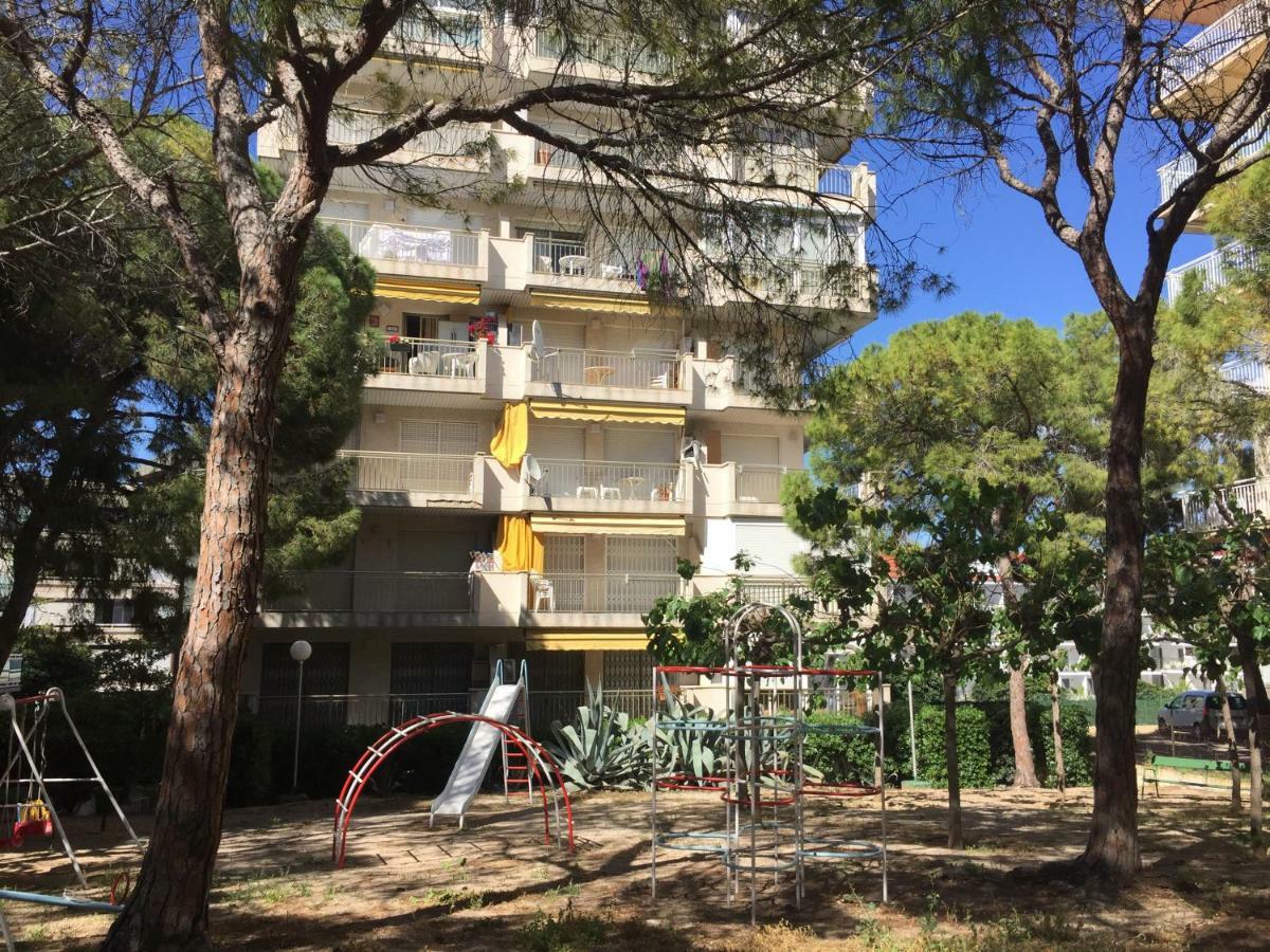 Apartamento Familiar Leomar サロウ エクステリア 写真